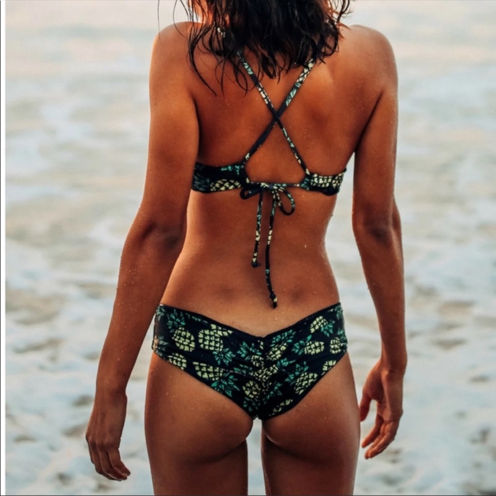 New Fused Hawaii Kona bikini bottoms
